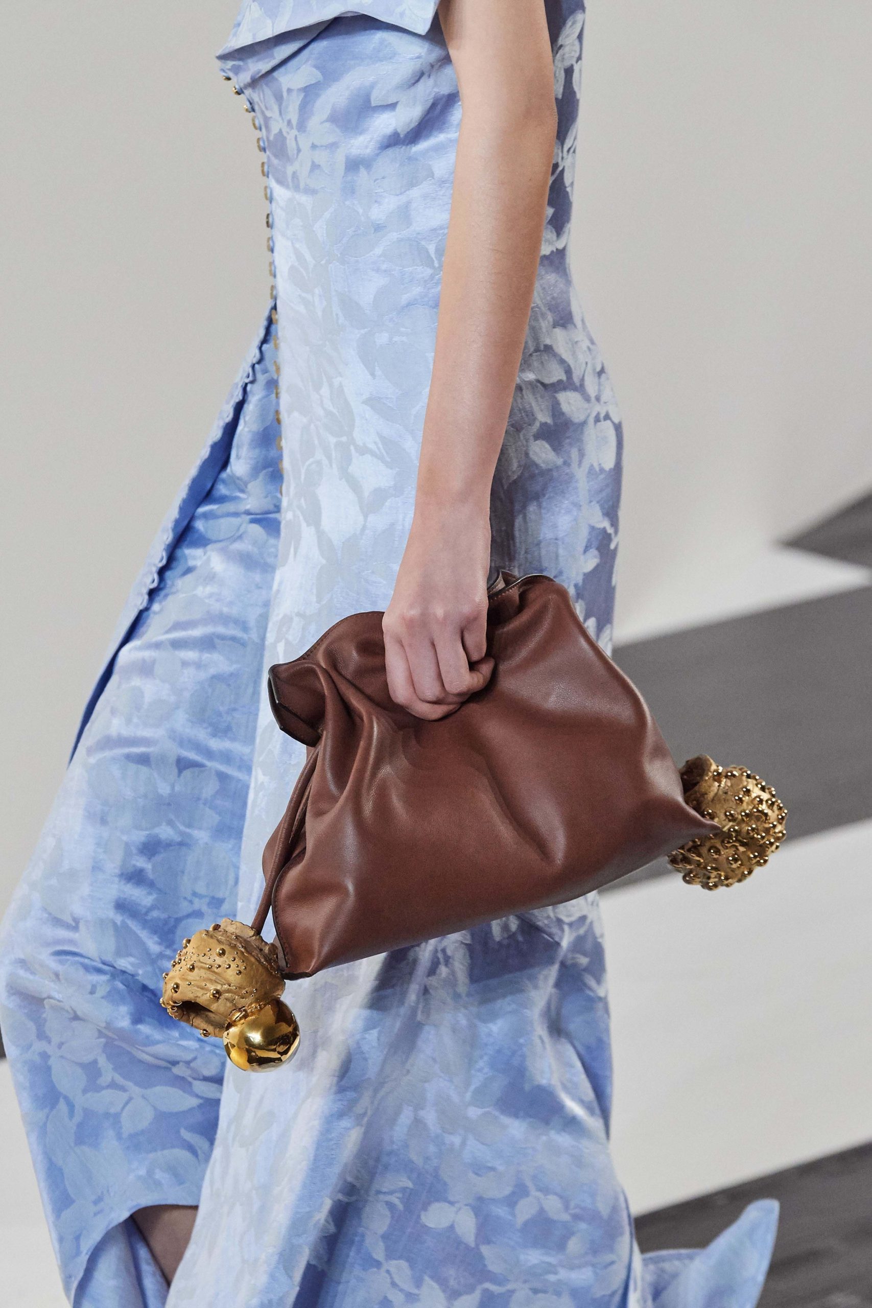 Loeffler Randall Store 54 Loeffler Randall Store -Loeffler Randall Store Loewe Fall 2020 trends runway coverage Ready To Wear Vogue bag large clutch trend scaled 1